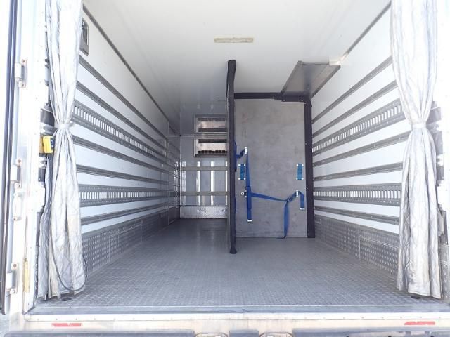 MITSUBISHI FUSOU FIGHTER 2014 Image 31