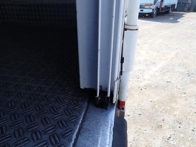 MITSUBISHI FUSOU FIGHTER 2014 Image 31