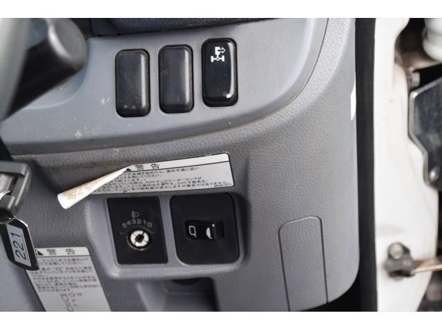 MITSUBISHI CANTER 2013 Image 31