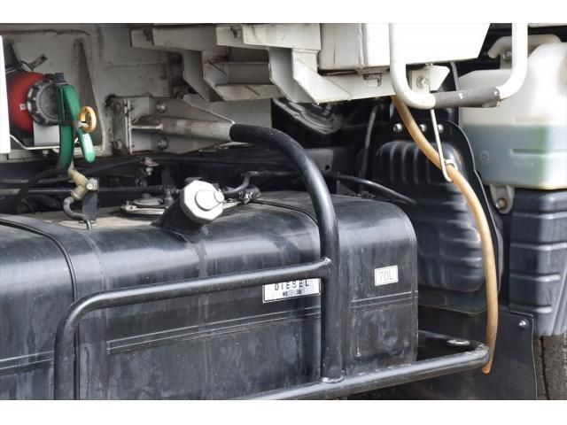 MITSUBISHI CANTER 2013 Image 31