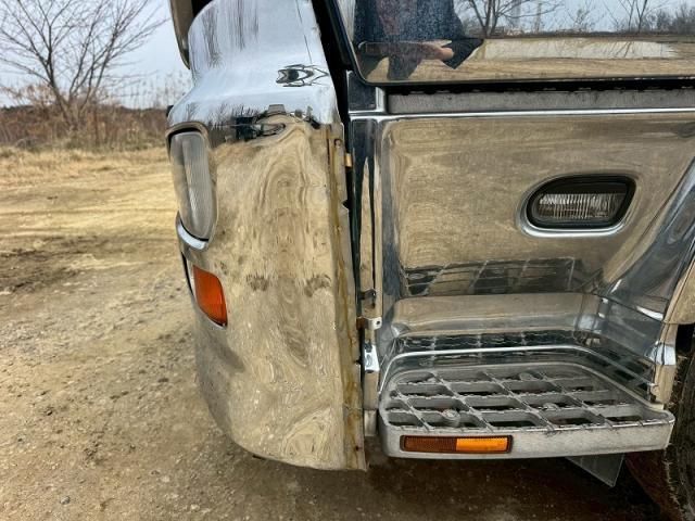 NISSAN DIESEL QUON 2018 Image 31