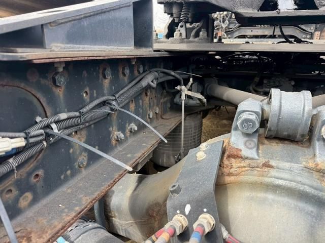 NISSAN DIESEL QUON 2018 Image 31