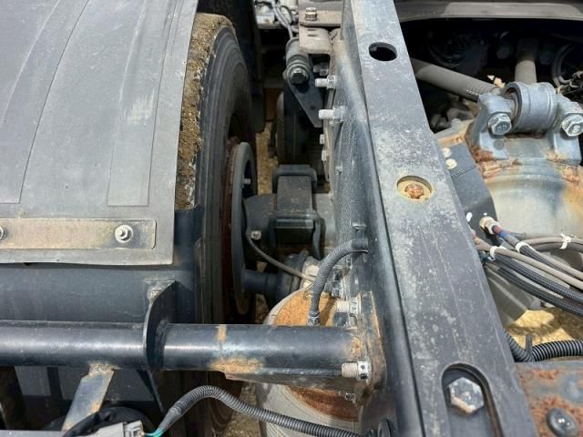 NISSAN DIESEL QUON 2018 Image 31