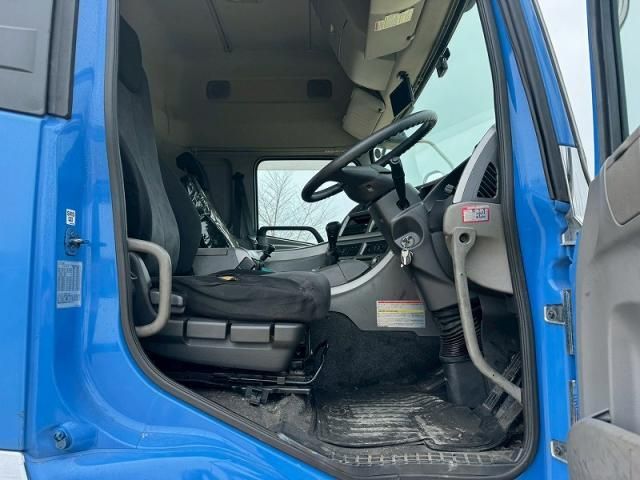 NISSAN DIESEL QUON 2018 Image 31