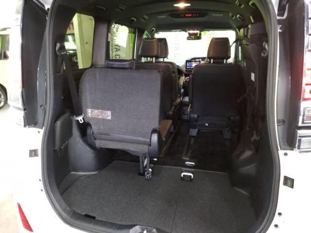 TOYOTA VOXY HYBRID 2020 Image 31