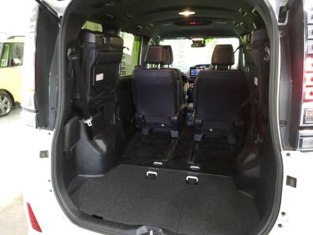 TOYOTA VOXY HYBRID 2020 Image 31