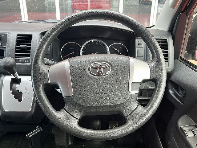 TOYOTA REGIUSACE VAN 1.25T 2018 Image 31