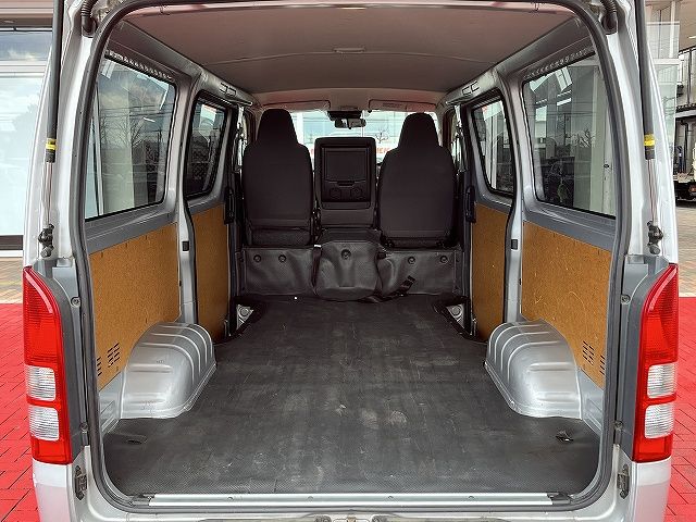 TOYOTA REGIUSACE VAN 1.25T 2018 Image 31