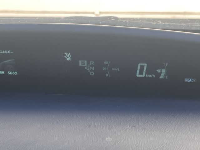 TOYOTA PRIUS 2012 Image 31