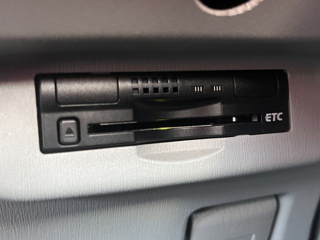 TOYOTA PRIUS 2012 Image 31