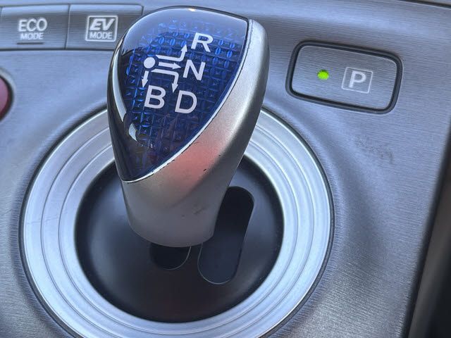 TOYOTA PRIUS 2012 Image 31