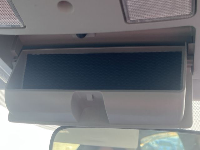 TOYOTA PRIUS 2012 Image 31