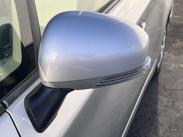 TOYOTA PRIUS 2012 Image 31