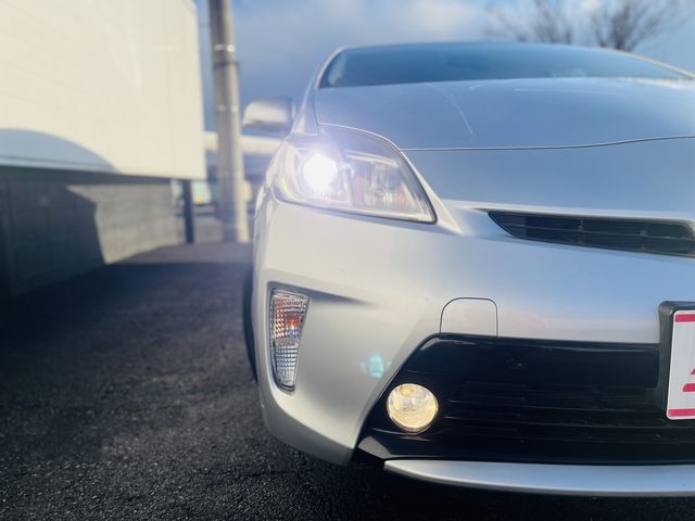 TOYOTA PRIUS 2012 Image 31