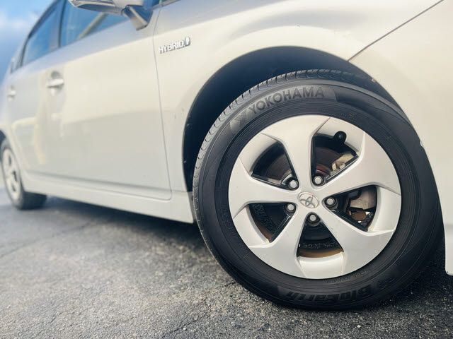 TOYOTA PRIUS 2012 Image 31