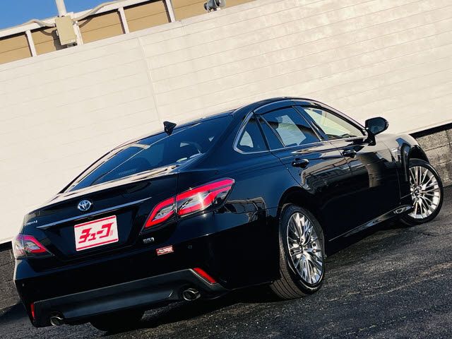 TOYOTA CROWN SEDAN HYBRID 2019 Image 31