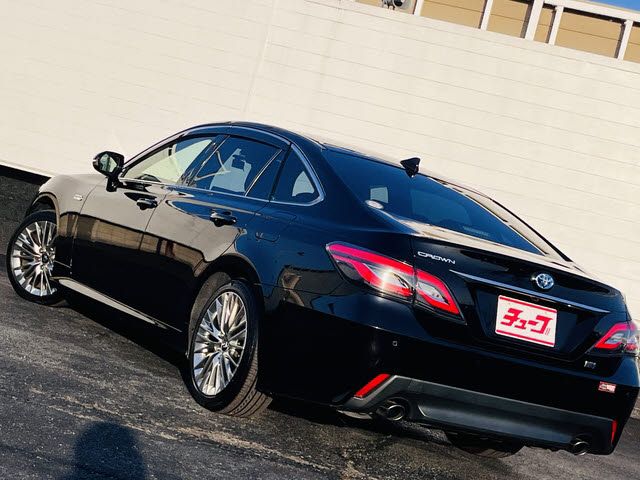TOYOTA CROWN SEDAN HYBRID 2019 Image 31