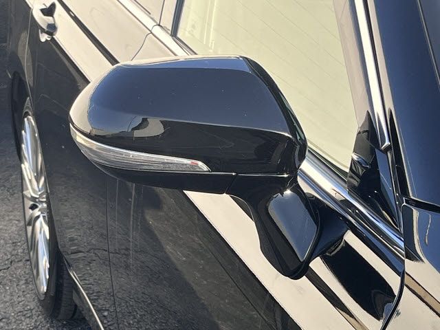 TOYOTA CROWN SEDAN HYBRID 2019 Image 31