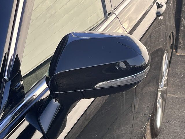 TOYOTA CROWN SEDAN HYBRID 2019 Image 31