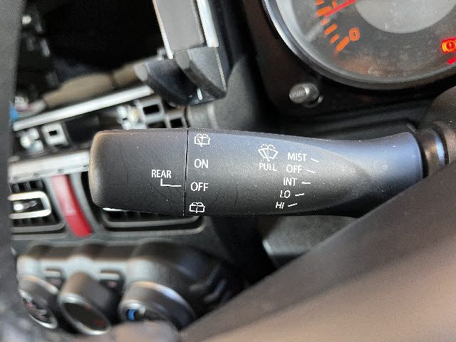 SUZUKI JIMNY 4WD 2023 Image 31