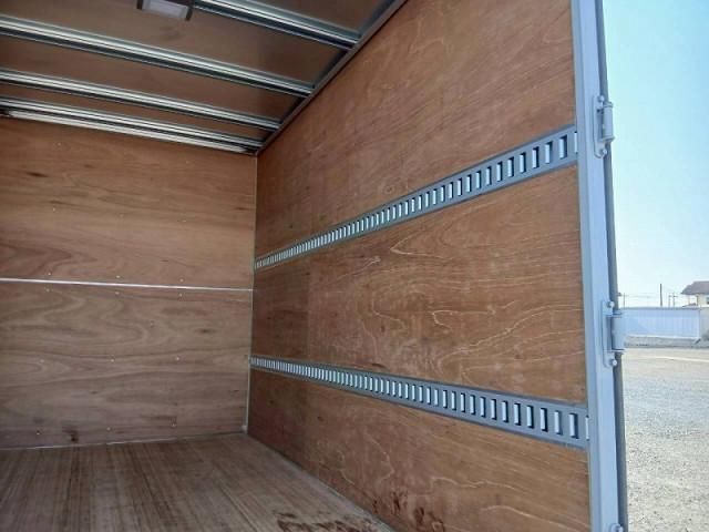 ISUZU ELF 2019 Image 31