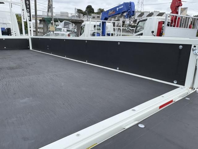 MITSUBISHI CANTER 2025 Image 31