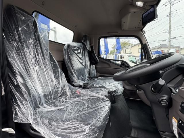 MITSUBISHI CANTER 2025 Image 31