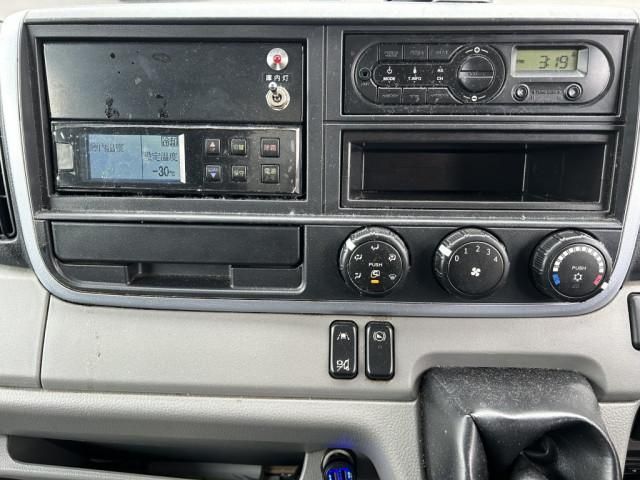 MITSUBISHI CANTER 2019 Image 31