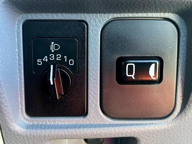 MITSUBISHI CANTER 2013 Image 31