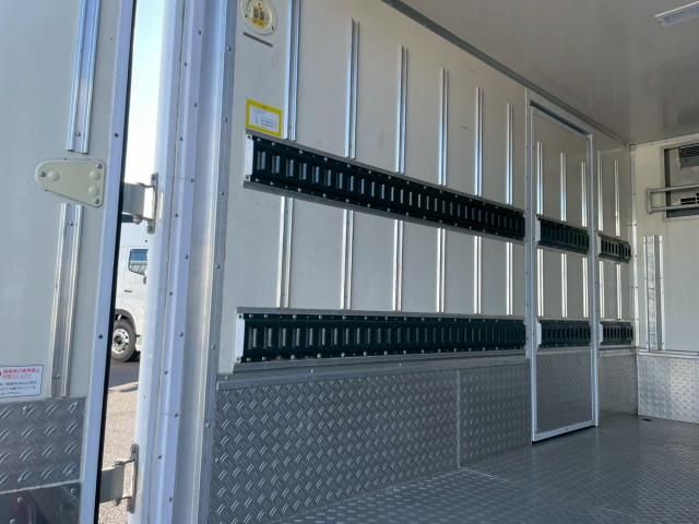 HINO DUTRO 2018 Image 31