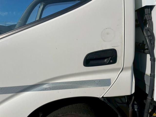 HINO DUTRO 2018 Image 31