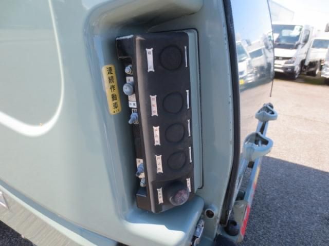 ISUZU ELF 2017 Image 31