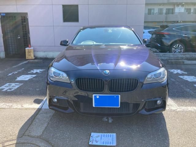 BMW 5SERIES SEDAN 2011 Image 31