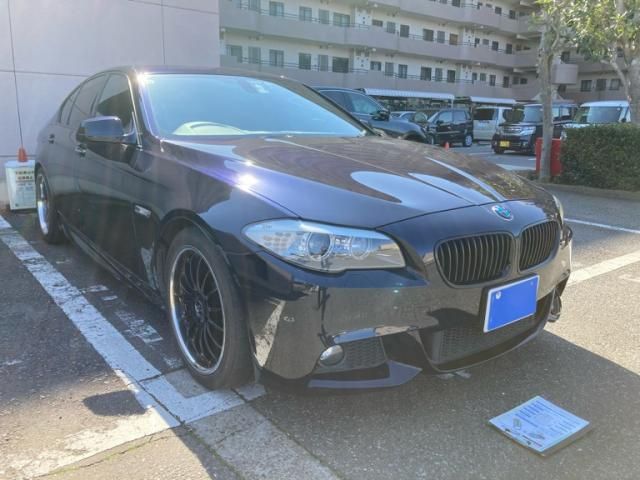 BMW 5SERIES SEDAN 2011 Image 31