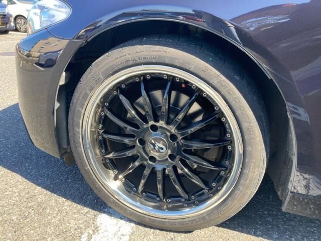 BMW 5SERIES SEDAN 2011 Image 31