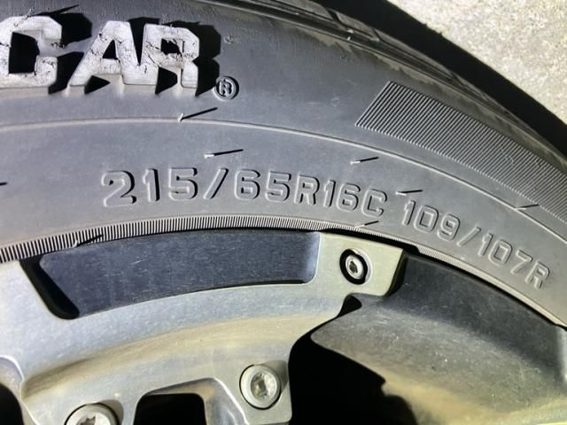 TOYOTA HIACE VAN 2WD 2011 Image 31