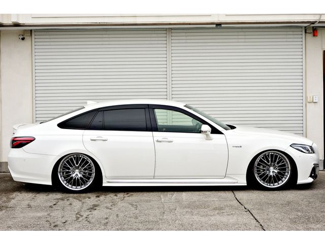 TOYOTA CROWN SEDAN HYBRID 2018 Image 31