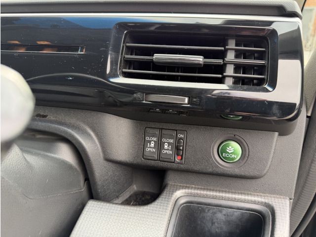 HONDA STEPWAGON SPADA 2015 Image 31