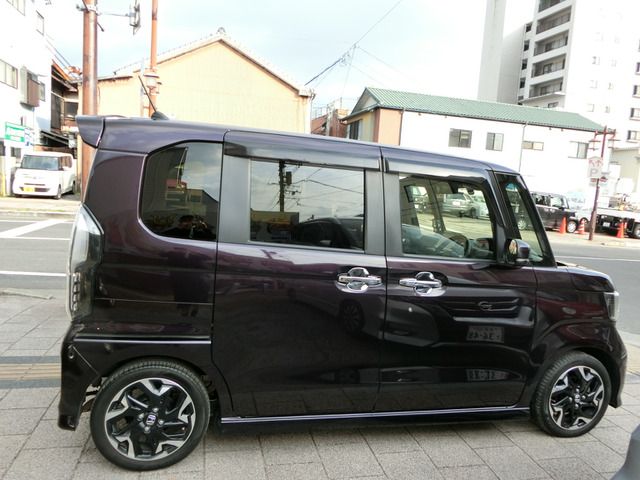 HONDA N BOX CUSTOM 2018 Image 31