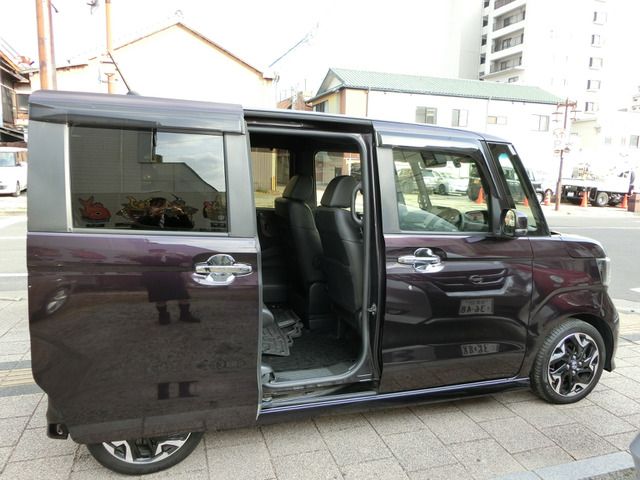 HONDA N BOX CUSTOM 2018 Image 31