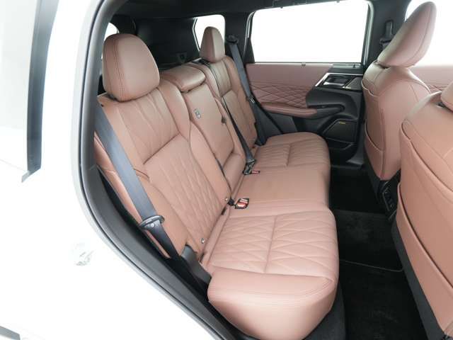 MITSUBISHI OUTLANDER PHEV 2025 Image 31