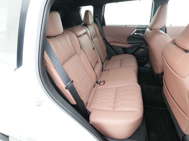 MITSUBISHI OUTLANDER PHEV 2025 Image 31