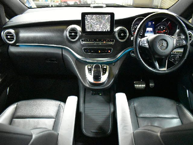 MERCEDES BENZ V CLAS 2017 Image 31