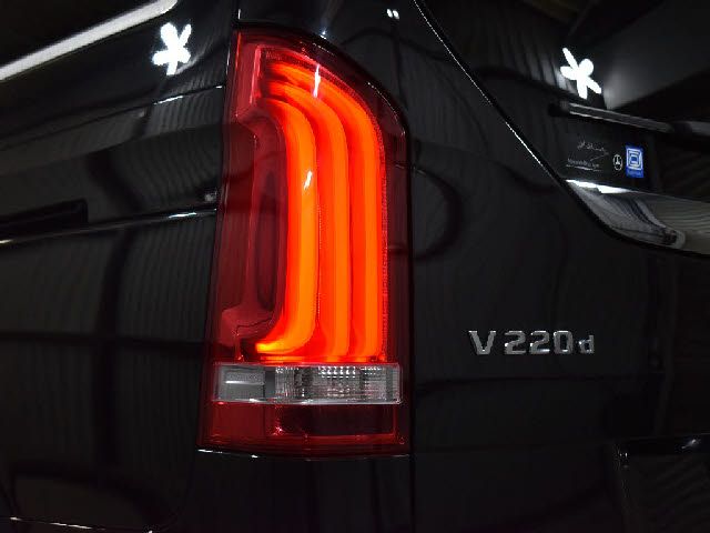 MERCEDES BENZ V CLAS 2017 Image 31