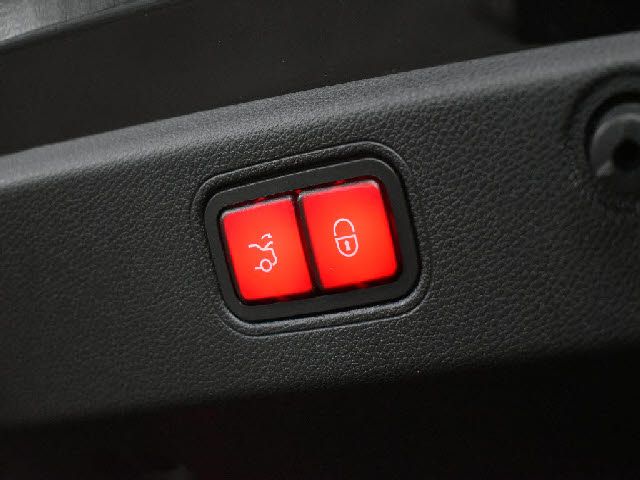 MERCEDES BENZ CLS CL 2018 Image 31