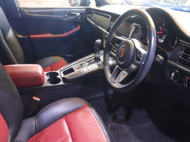 PORSCHE MACAN 2020 Image 31