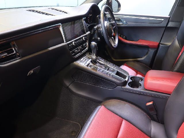 PORSCHE MACAN 2020 Image 31