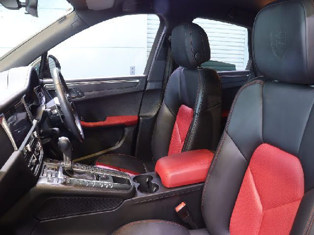 PORSCHE MACAN 2020 Image 31