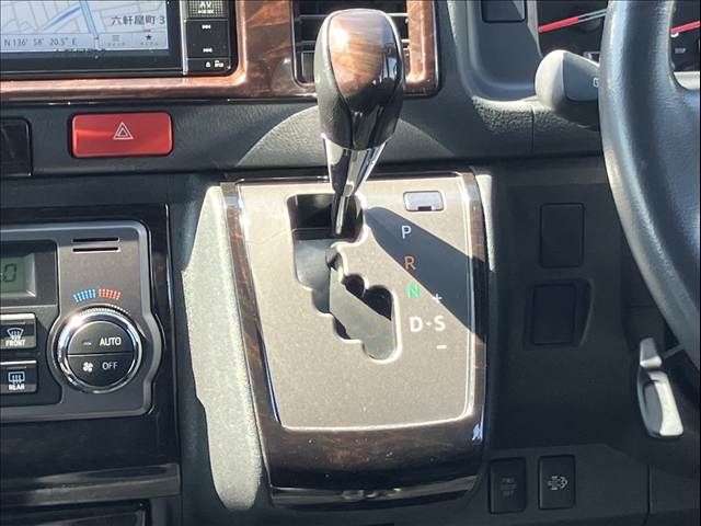 TOYOTA HIACE VAN 2WD 2020 Image 31