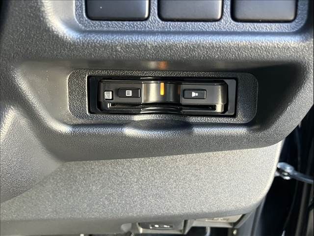 TOYOTA HIACE VAN 2WD 2020 Image 31